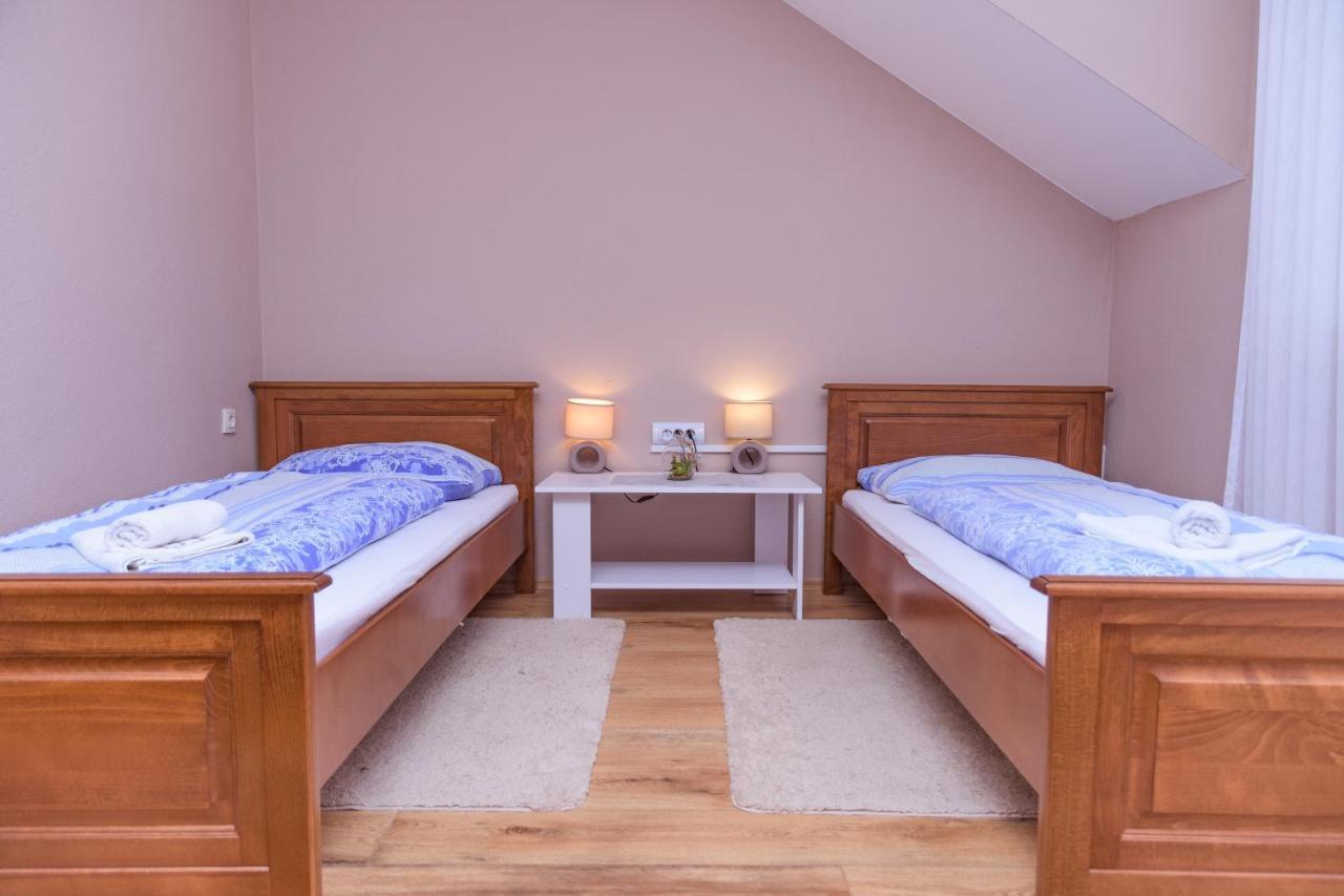 Villa Dijana Gračac Extérieur photo
